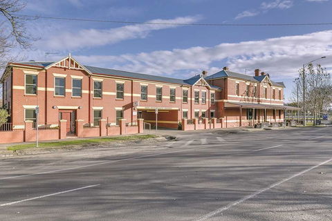 Lake Inn Ballarat - Accommodation Newcastle 0
