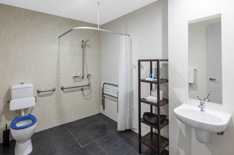 Meriton Serviced Apartments North Sydney - Accommodation Newcastle 0