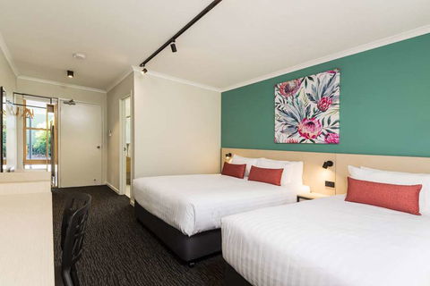 NIghtcap At Balaclava Hotel - Accommodation Newcastle 2