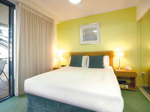 Oaks Calypso Plaza Resort - Accommodation Newcastle 2