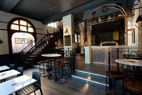 The Russell Hotel - Accommodation Newcastle 2