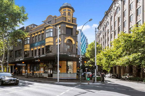 Hotel Harry, An Ascend Hotel - Accommodation Newcastle 0