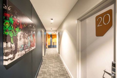 Chardons Corner Hotel - Accommodation Newcastle 0