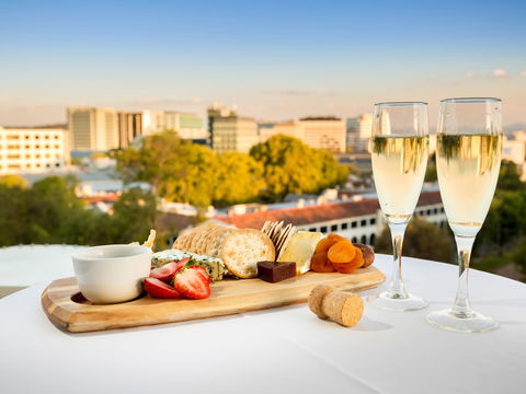 Novotel Canberra - Accommodation Newcastle 2