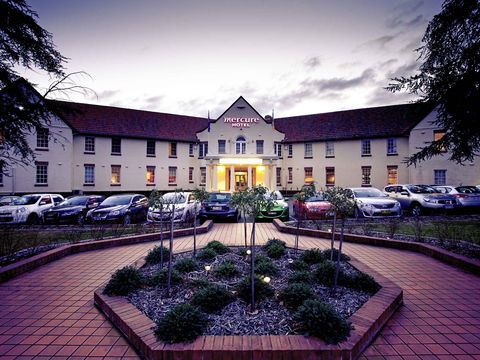 Mercure Canberra Hotel - Accommodation Newcastle 0