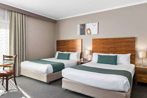 Quality Hotel Dickson - Accommodation Newcastle 2