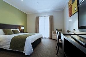 Frome Apartments - Accommodation Newcastle 2