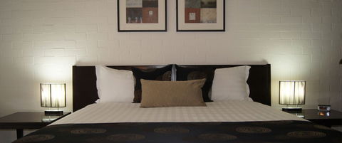 Blazing Stump Motel & Suites - Accommodation Newcastle 0