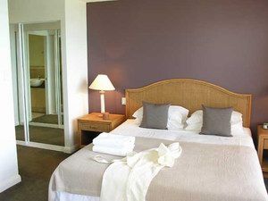 Sea Change Beachfront Apartments - Accommodation Newcastle 1