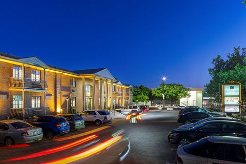 Adelaide Inn - Accommodation Newcastle 0