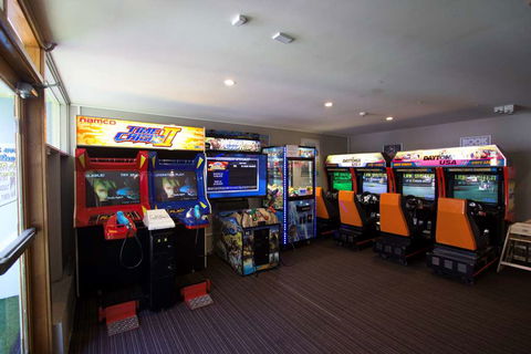 Nightcap At High Flyer Hotel - Accommodation Newcastle 2