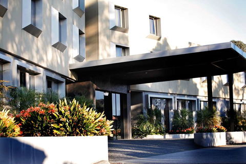 Golden Pebble Hotel - Accommodation Newcastle 1