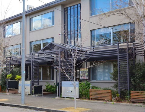 Birches Serviced Apartments - Accommodation Newcastle 2