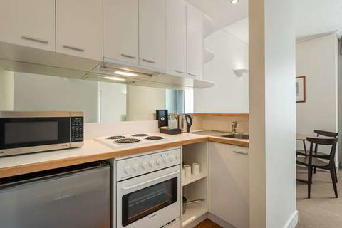 Mantra On Jolimont - Accommodation Newcastle 2