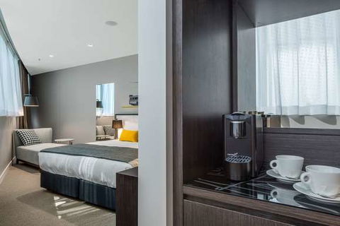 Peppers Docklands - Accommodation Newcastle 2