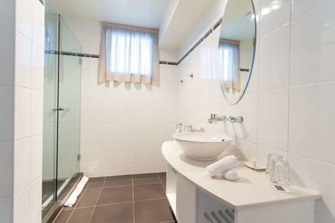 Peppers Seaport Hotel - Accommodation Newcastle 2