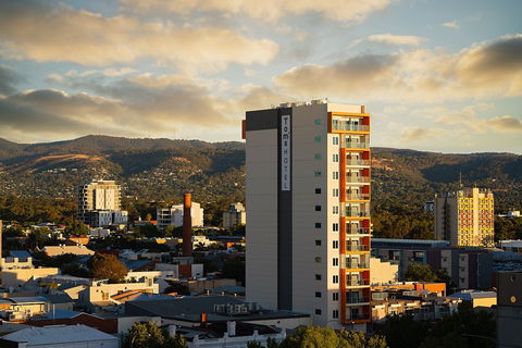 Tom's Court Hotel - Accommodation Newcastle 1