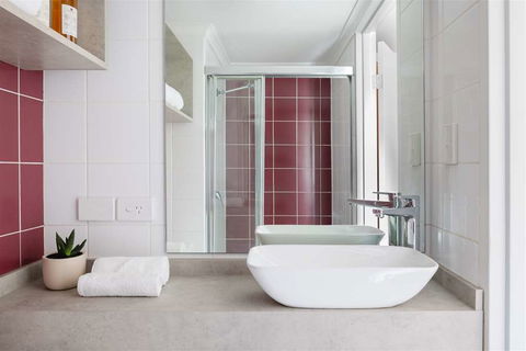 Hotel Hacienda - Accommodation Newcastle 2