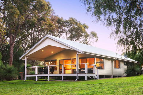 Acacia Chalets Margaret River - Accommodation Newcastle 0