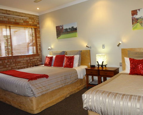 Edge Of The Forest - Accommodation Newcastle 2
