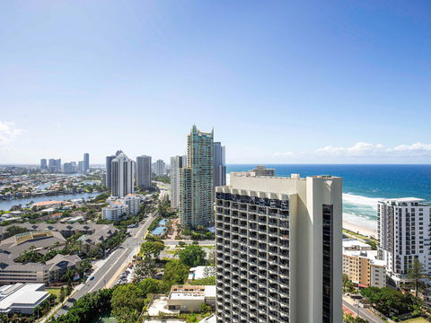 Mantra Crown Towers Surfers Paradise - Accommodation Newcastle 2