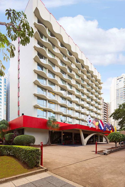 Royal On The Park - Accommodation Newcastle 0