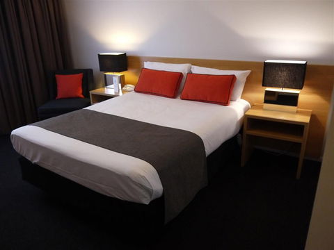 Alpha Hotel Canberra - Accommodation Newcastle 0