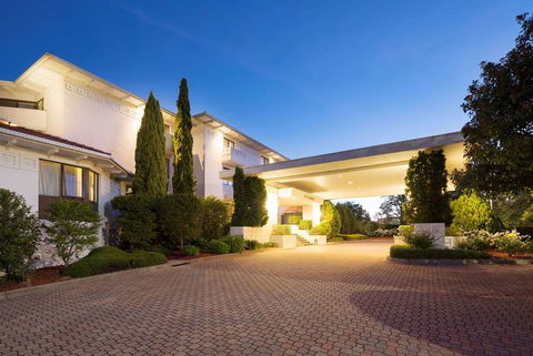 Ramada By Wyndham Diplomat Canberra - Accommodation Newcastle 1