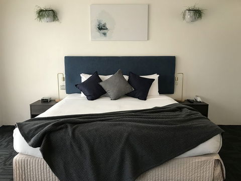 The Clan Lakeside Lodge - Accommodation Newcastle 1