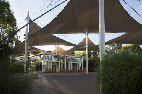 Sails In The Desert Hotel - Accommodation Newcastle 1