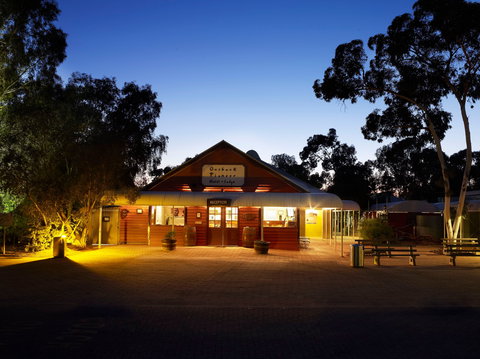 Outback Hotel & Lodge - Accommodation Newcastle 0