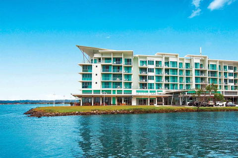 Ramada Hotel & Suites Ballina - Accommodation Newcastle 3