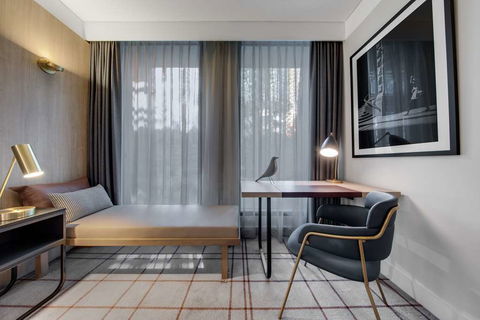 Vibe Hotel Sydney Darling Harbour - Accommodation Newcastle 4