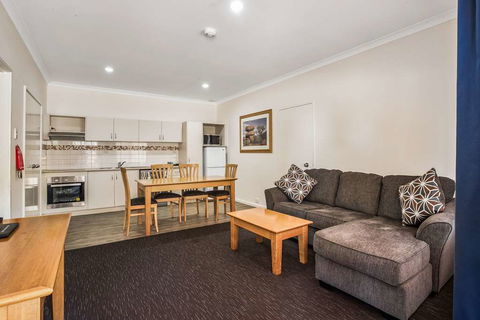 Karratha Central Apartments - Accommodation Newcastle 11