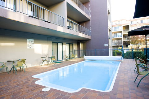 Pinnacle Apartments - Accommodation Newcastle 6