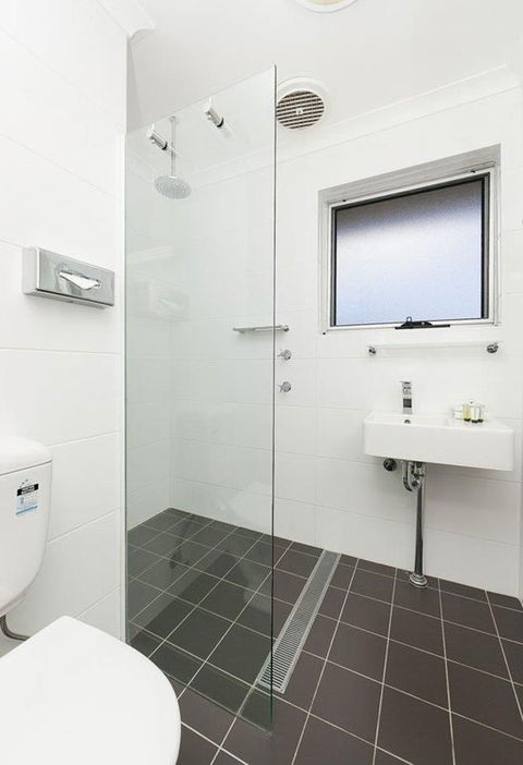 Forrest Hotel & Apartments - Accommodation Newcastle 5