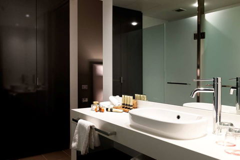 East Hotel - Accommodation Newcastle 6