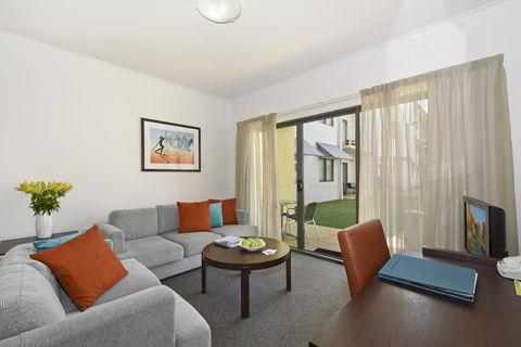 Metro Advance Apartments & Hotel - Accommodation Newcastle 5