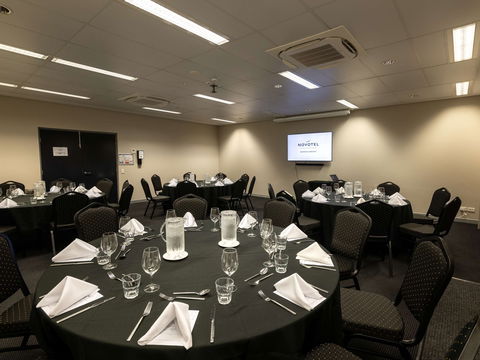 Novotel Darwin Airport Hotel - Accommodation Newcastle 6