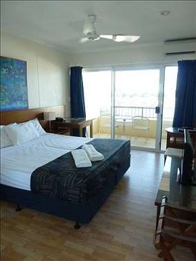 Cullen Bay Resorts - Accommodation Newcastle 4