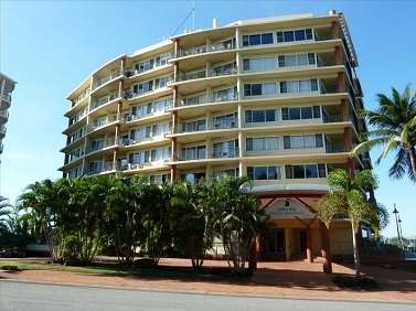 Cullen Bay Resorts - Accommodation Newcastle 8