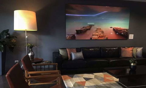 H On Smith Hotel - Accommodation Newcastle 2