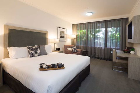 H On Smith Hotel - Accommodation Newcastle 4