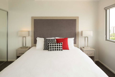 H On Smith Hotel - Accommodation Newcastle 6