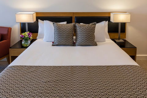 Oaks Elan Darwin - Accommodation Newcastle 2