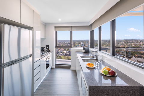 Meriton Suites Church Street, Parramatta - Accommodation Newcastle 12
