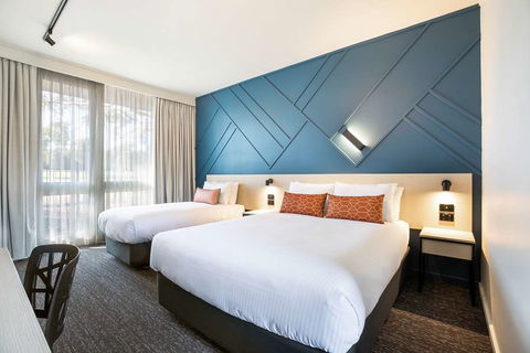 Nightcap At Sandown Park Hotel - Accommodation Newcastle 1