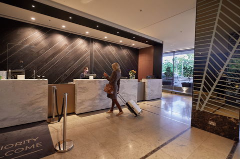 Pullman Melbourne On The Park - Accommodation Newcastle 2