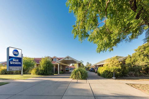 Best Western Ambassador Inn - Accommodation Newcastle 0