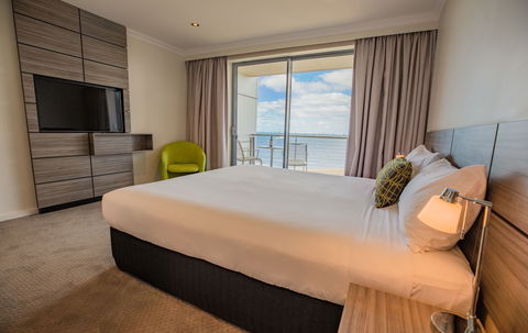Aurora Ozone Hotel - Accommodation Newcastle 2